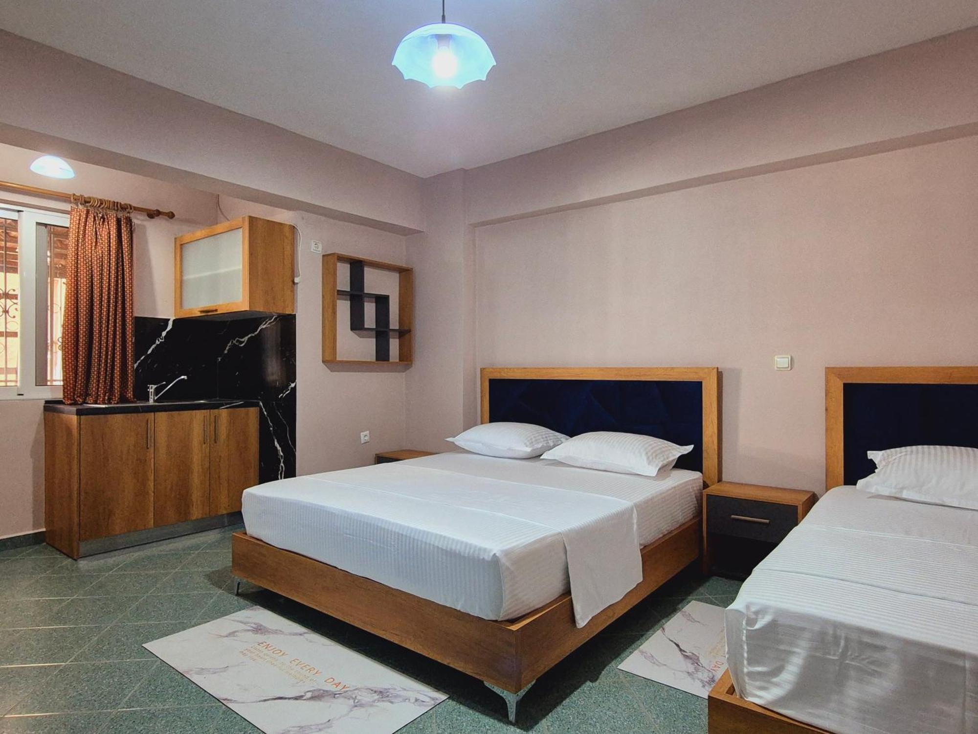 Barca Rooms Sarandë 外观 照片