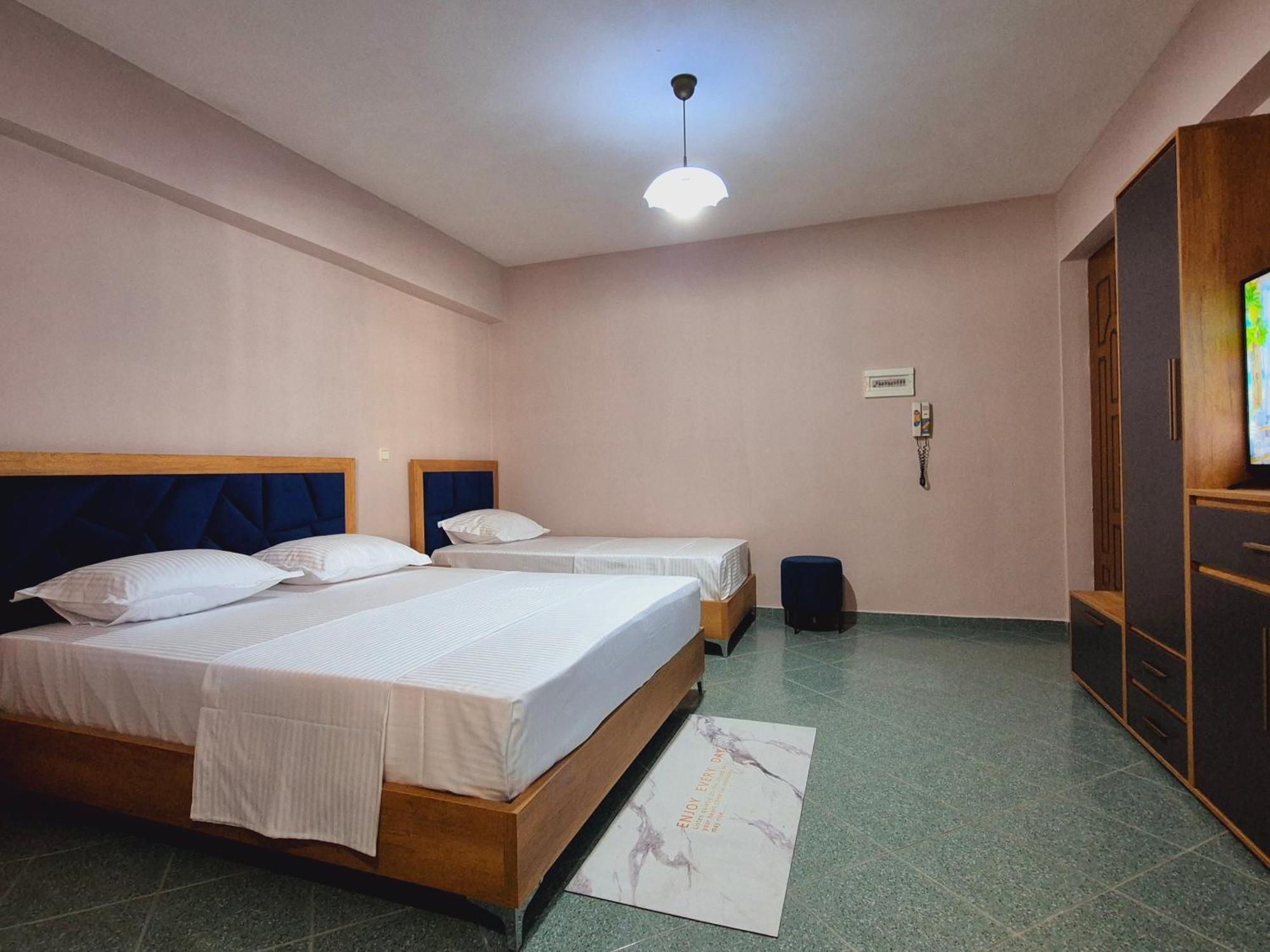 Barca Rooms Sarandë 外观 照片